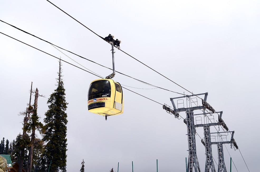 gondola ride in gulmarg