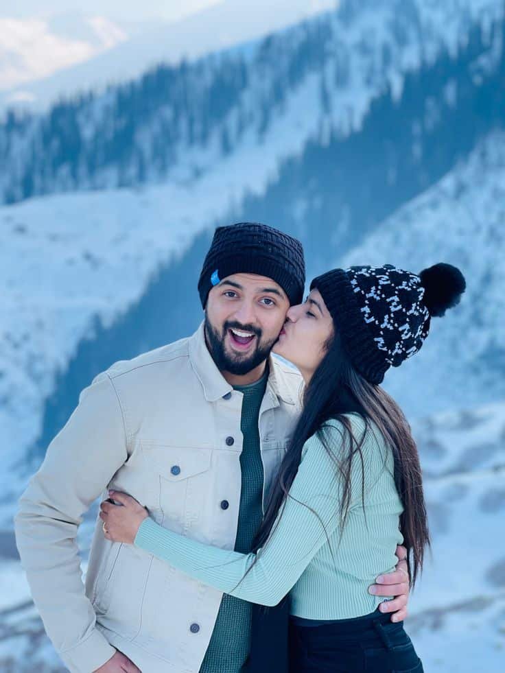 How Much Does It Cost for a Honeymoon in Kashmir?