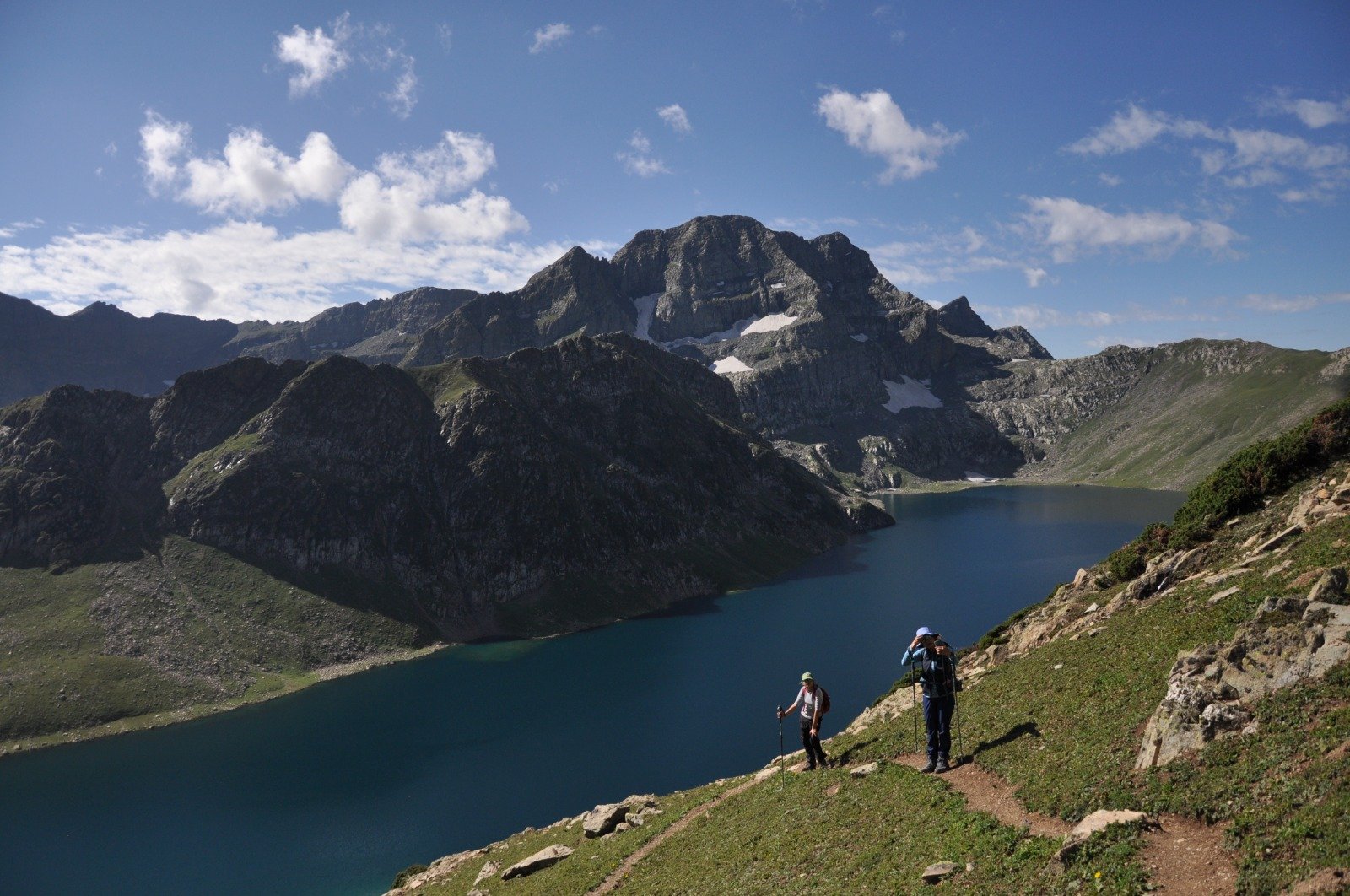 Panoramic view of tarsar marsar trek