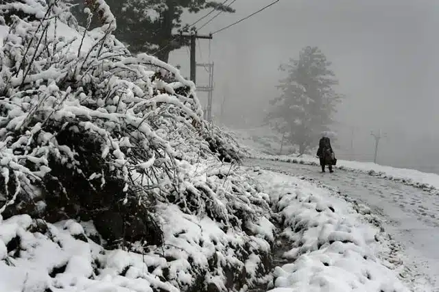 best time to visit pahalgam in winter