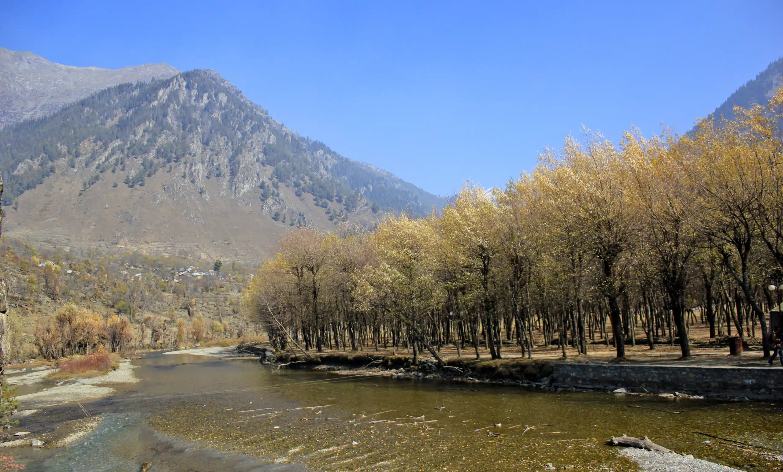 Betaab Valley in October: The Starting of Autumn Season