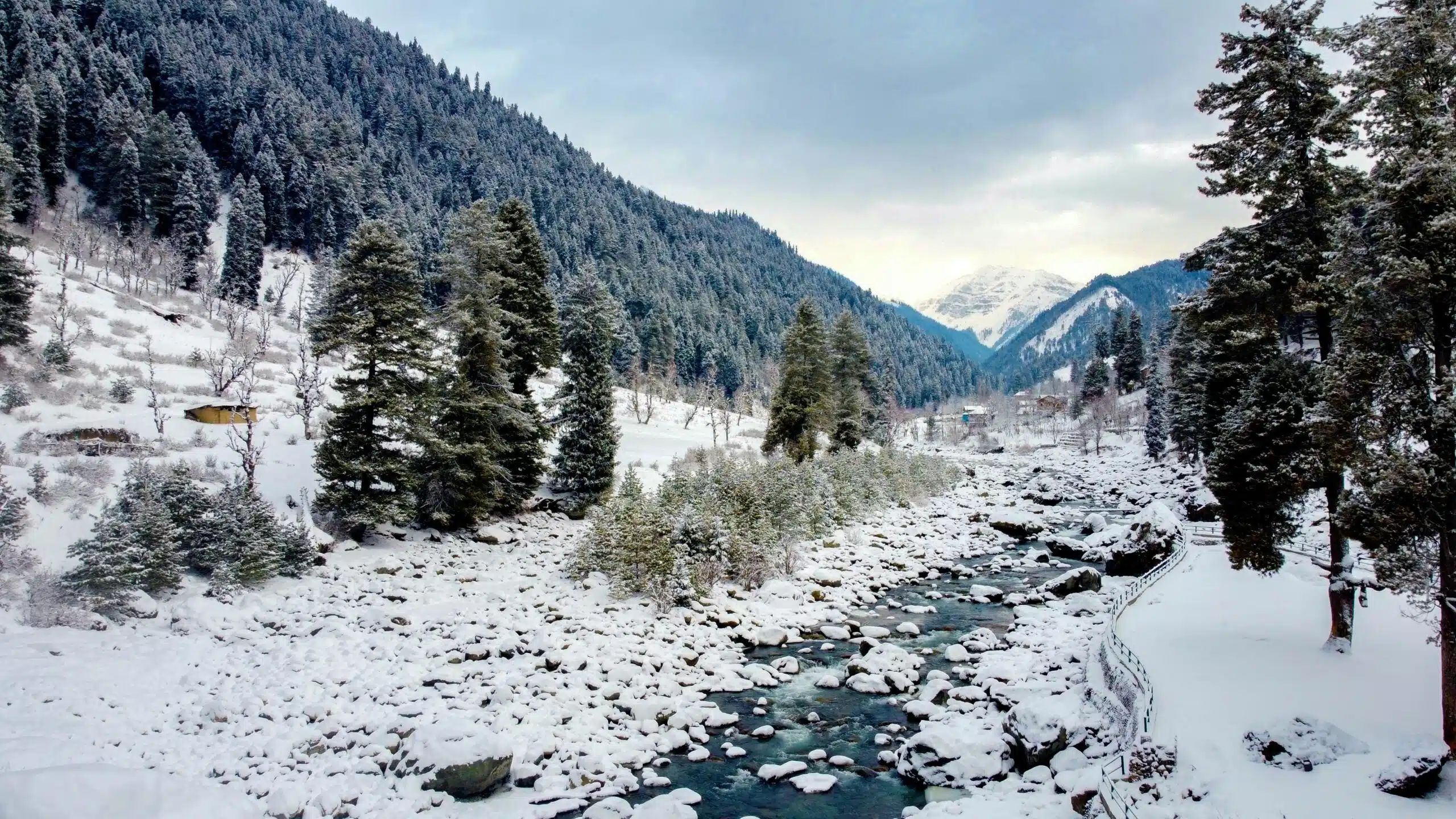 Pahalgam in december: Beginning of winter