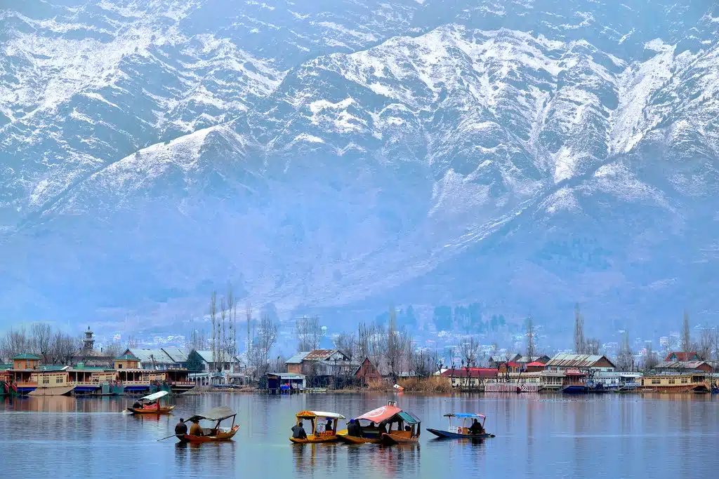 Houseboat Stay on Dal Lake in Winter