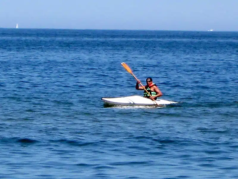 kayaking at nigeen lake