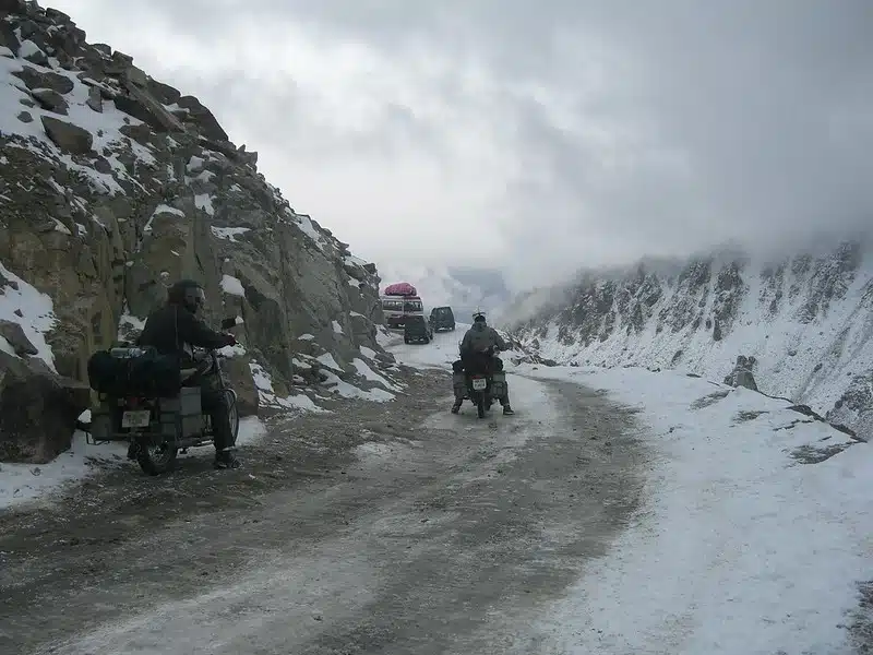 motor biking on kardung la