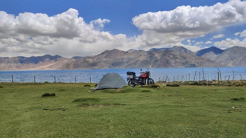 camping at pangong lake