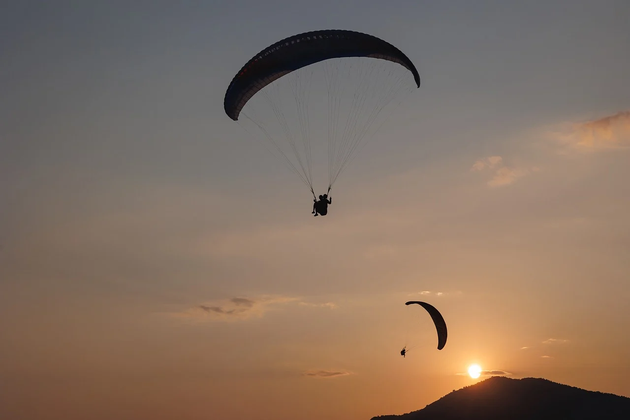 Paragliding In Kashmir