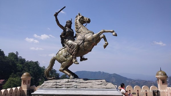 Statue of Rani Lakshmibai on horseback at Rani Jhansi Park in Shimla